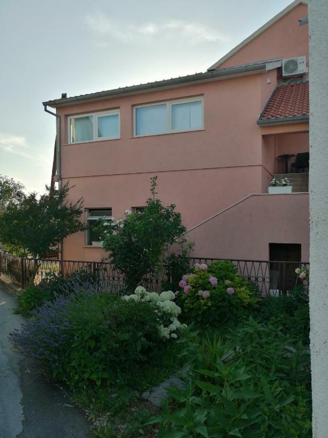 Apartman Elana 시베니크 외부 사진